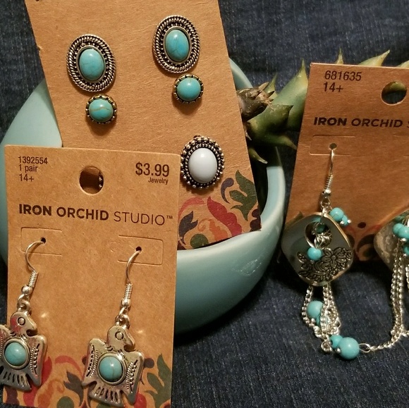EARRINGS - Picture 1 of 4